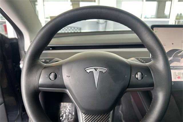 Photo of 2022 Gray Tesla Model 3