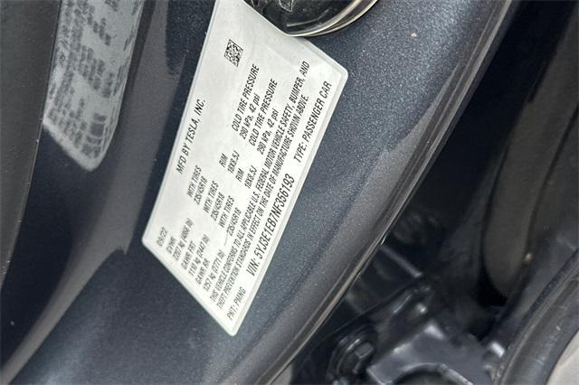 Photo of 2022 Gray Tesla Model 3
