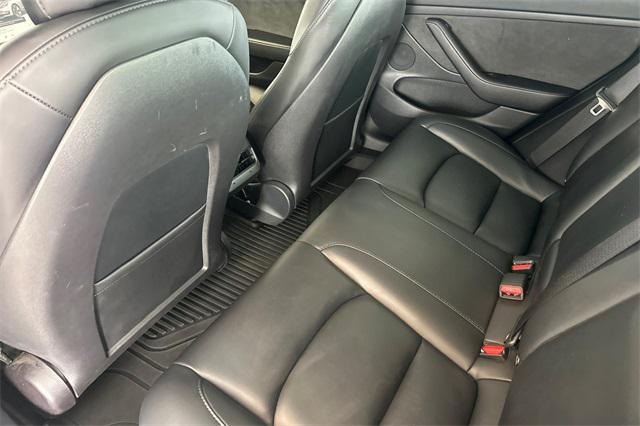 Photo of 2022 Gray Tesla Model 3