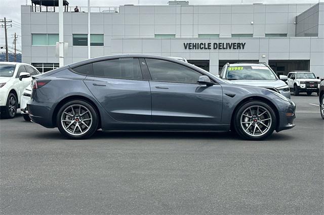 Photo of 2022 Gray Tesla Model 3