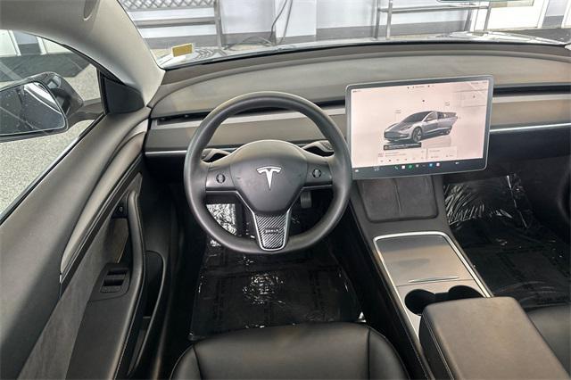 Photo of 2022 Gray Tesla Model 3