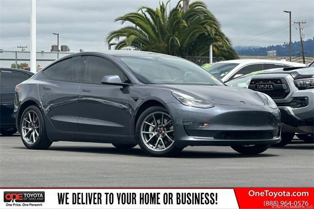 Photo of 2022 Gray Tesla Model 3