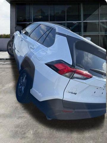 Photo of 2024 Ice Cap Toyota RAV4