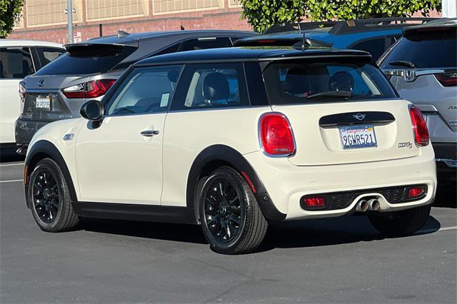 Photo of 2018 White MINI Hardtop