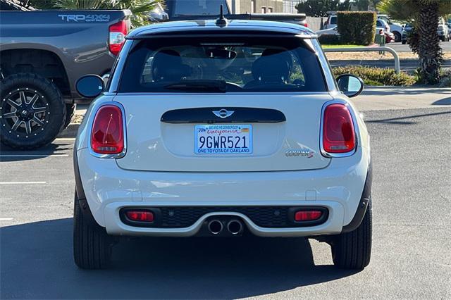 Photo of 2018 White MINI Hardtop