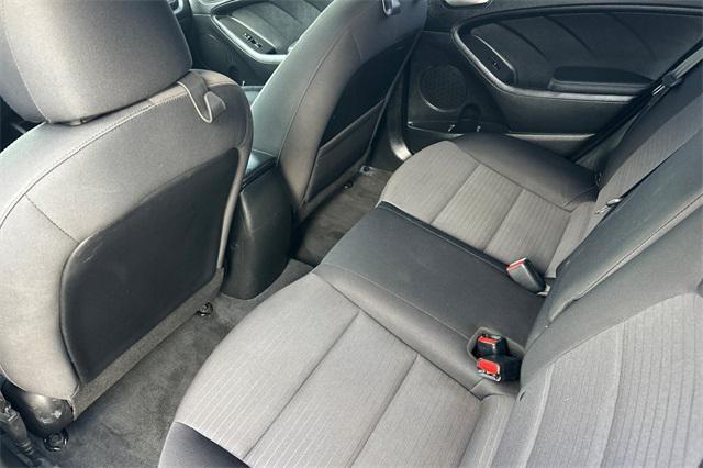 Photo of 2018 Silky Silver Kia Forte