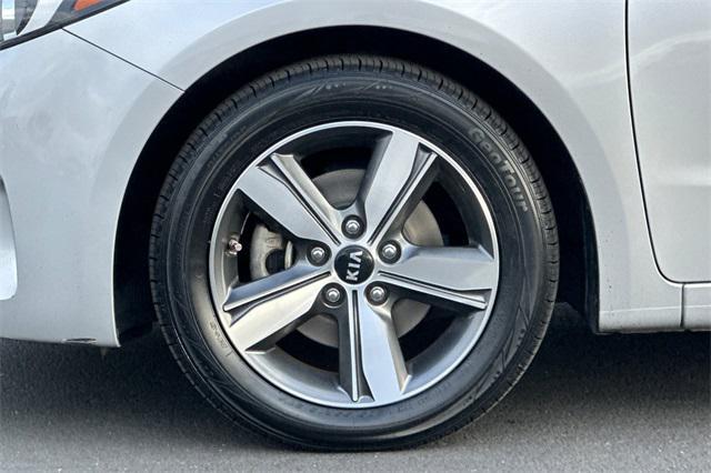 Photo of 2018 Silky Silver Kia Forte