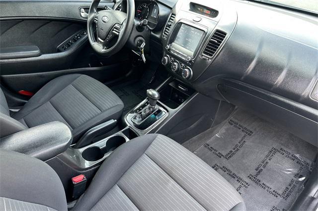 Photo of 2018 Silky Silver Kia Forte