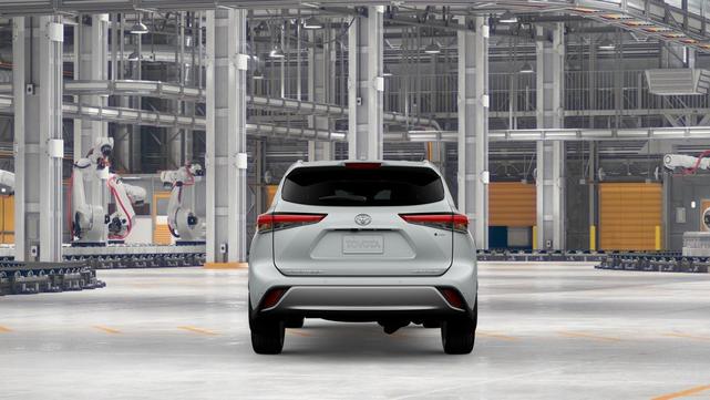 Photo of 2026 White Toyota Highlander Hybrid