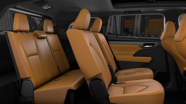 Photo of 2026 White Toyota Highlander Hybrid
