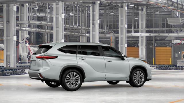 Photo of 2026 White Toyota Highlander Hybrid