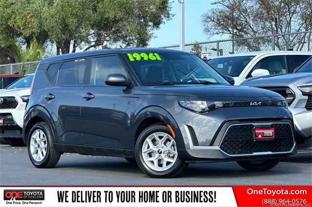 Photo of 2023 Gravity Gray Kia Soul