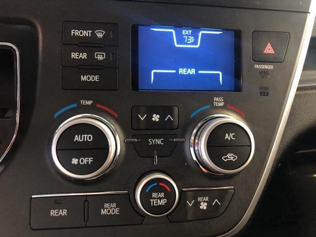 Photo of 2017 Midnight Black Metallic Toyota Sienna