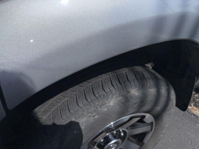 Photo of 2005 Silver Sky Metallic Toyota Sequoia