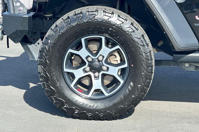 Photo of 2023 Black Clearcoat Jeep Wrangler