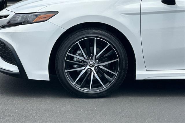 Photo of 2024 Ice Cap Toyota Camry
