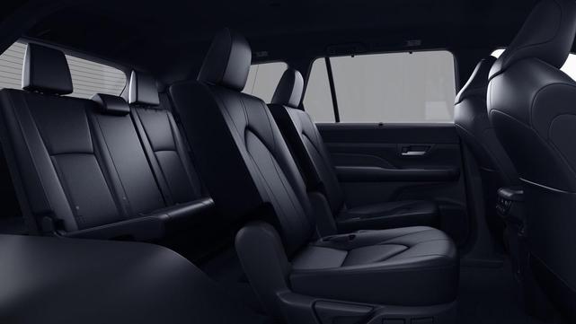 Photo of 2026 Wind Chill Pearl Toyota Grand Highlander