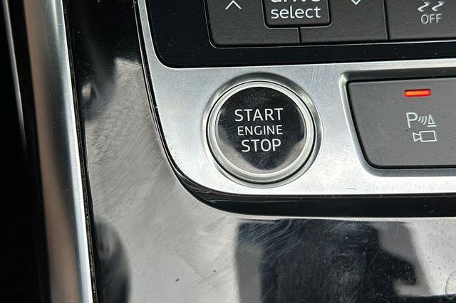 Photo of 2021 Florett Silver Metallic Audi Q8