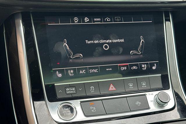 Photo of 2021 Florett Silver Metallic Audi Q8