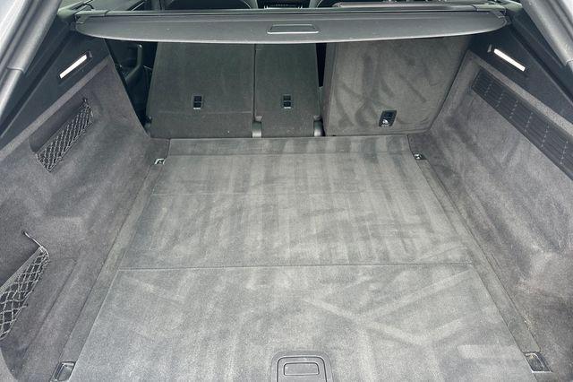 Photo of 2021 Florett Silver Metallic Audi Q8