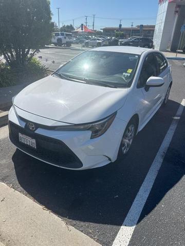 Photo of 2021 Super White Toyota Corolla