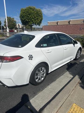 Photo of 2021 Super White Toyota Corolla