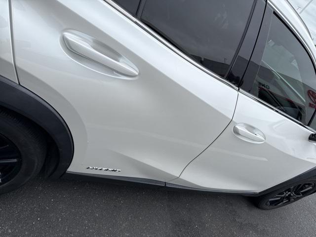 Photo of 2020 Eminent White Pearl Lexus UX 250h