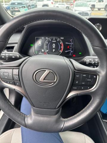 Photo of 2020 Eminent White Pearl Lexus UX 250h