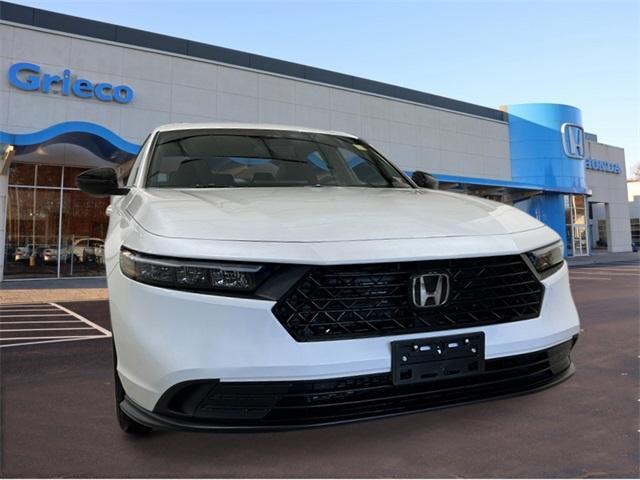 Photo of 2025 White Honda Accord Hybrid