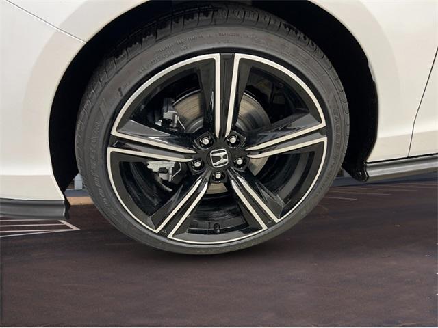 Photo of 2025 White Honda Accord Hybrid