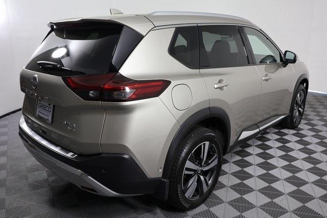 Photo of 2023 Champagne Silver Nissan Rogue