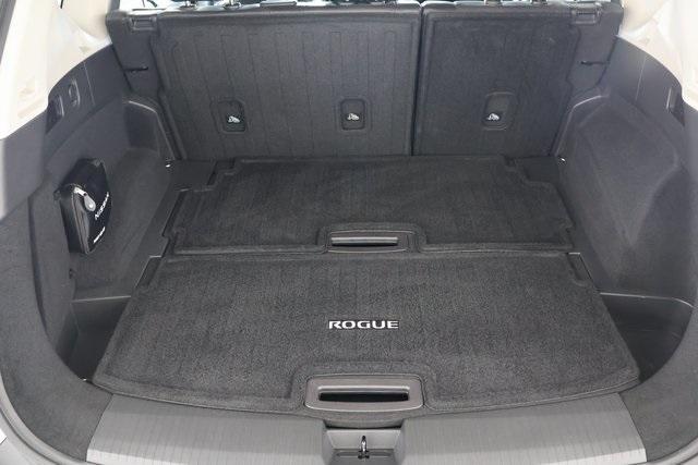 Photo of 2023 Champagne Silver Nissan Rogue
