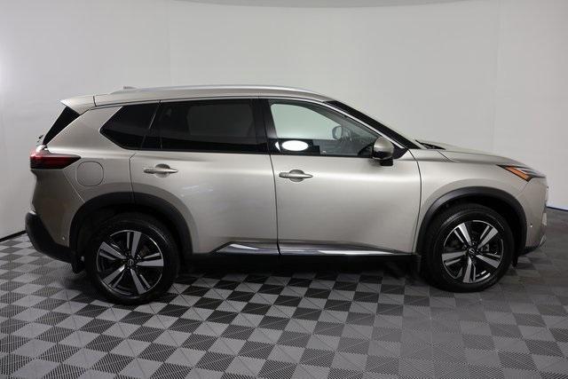 Photo of 2023 Champagne Silver Nissan Rogue