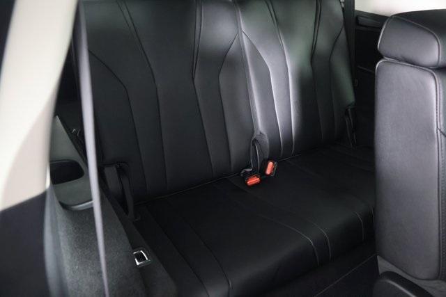 Photo of 2025 White Acura MDX
