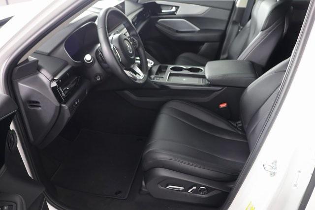 Photo of 2025 White Acura MDX