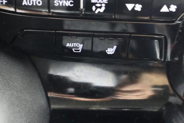 Photo of 2025 White Acura MDX
