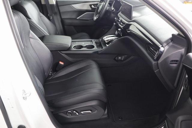Photo of 2025 White Acura MDX