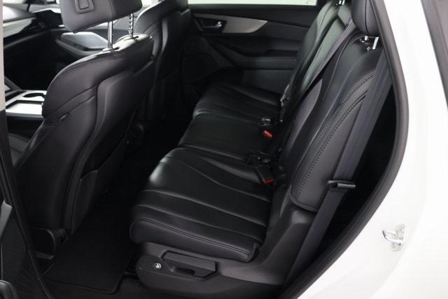 Photo of 2025 White Acura MDX