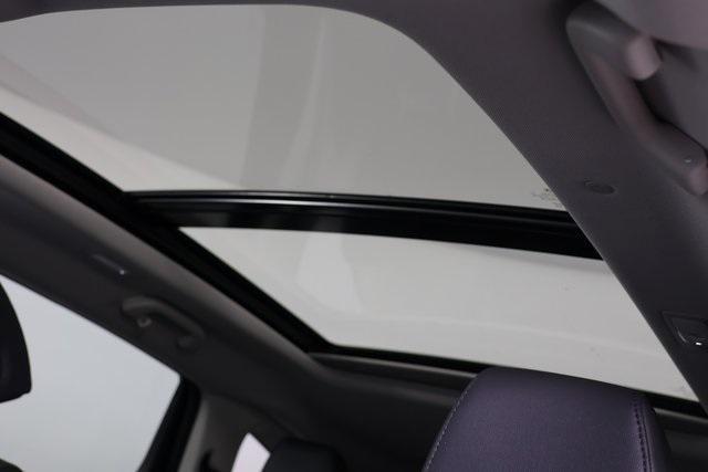 Photo of 2025 White Acura MDX