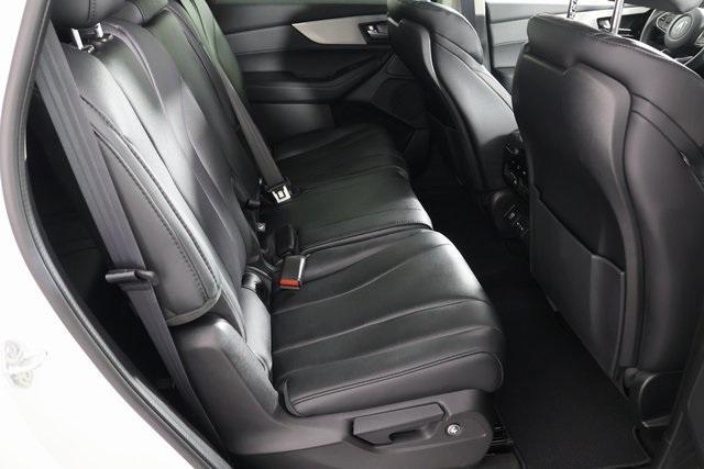 Photo of 2025 White Acura MDX
