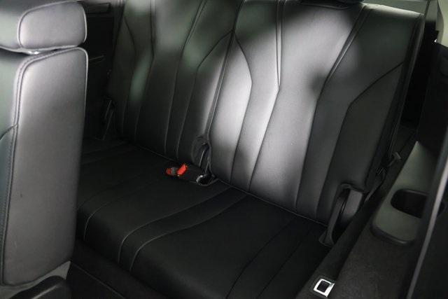 Photo of 2025 White Acura MDX