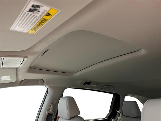 Photo of 2025 Red Honda Odyssey