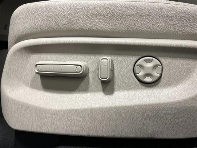 Photo of 2025 Red Honda Odyssey