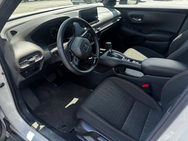 Photo of 2024 Platinum White Pearl Honda HR-V