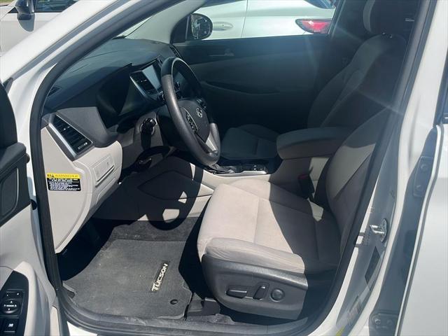 Photo of 2018 Dazzling White Hyundai TUCSON