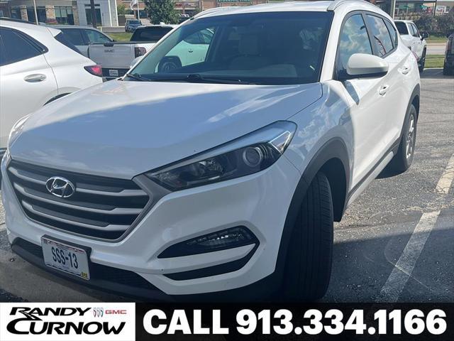 Photo of 2018 Dazzling White Hyundai TUCSON