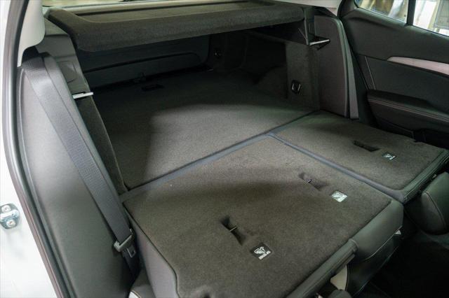 Photo of 2025 White Frost Tricoat Buick Envision