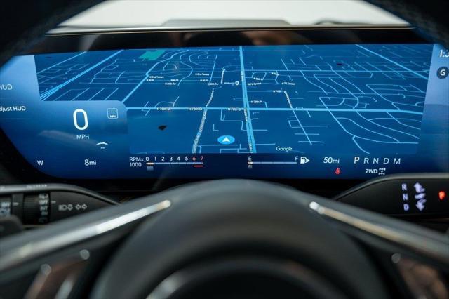 Photo of 2025 White Frost Tricoat Buick Envision