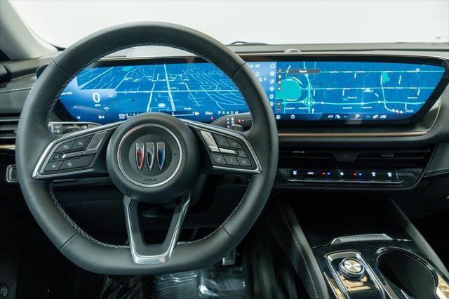 Photo of 2025 White Frost Tricoat Buick Envision