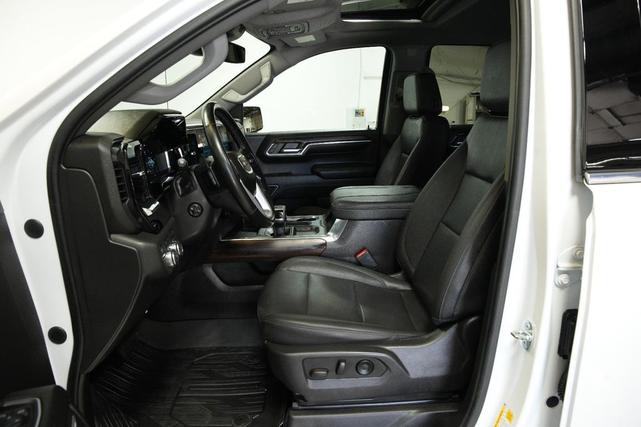 Photo of 2023 White Frost Tricoat GMC Sierra 1500